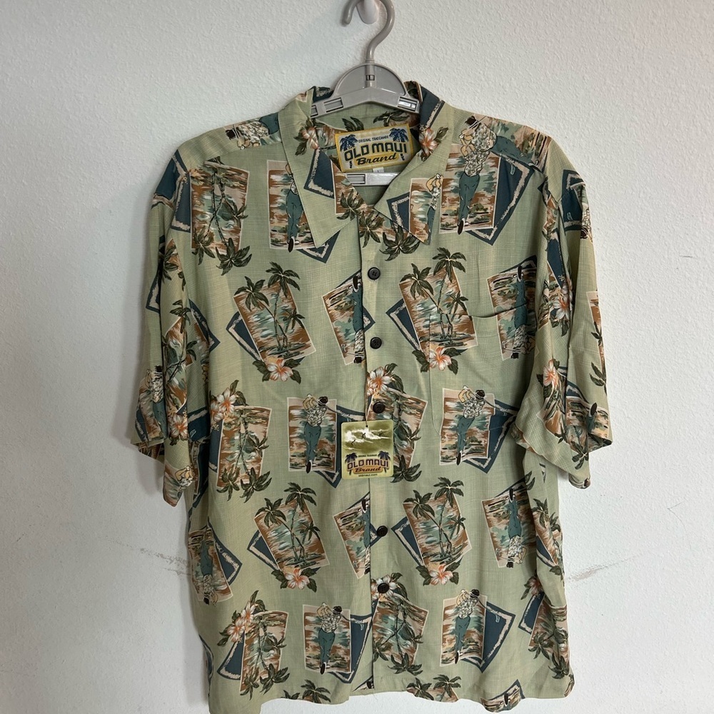 Old Maui Men’s Hawaiian Shirt NWT

Size L

NWT